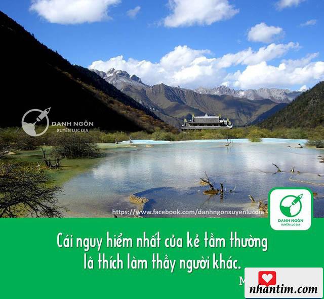 Cái nguy hiểm của kẻ tầm thường là thích làm thầy người khác